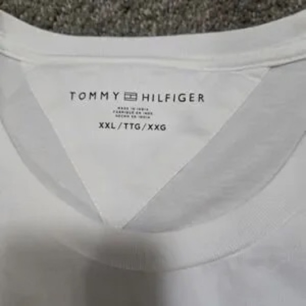 Guess White Short Sleeve Tee with Small Multicolor Chest Print - Picture 7 of 9